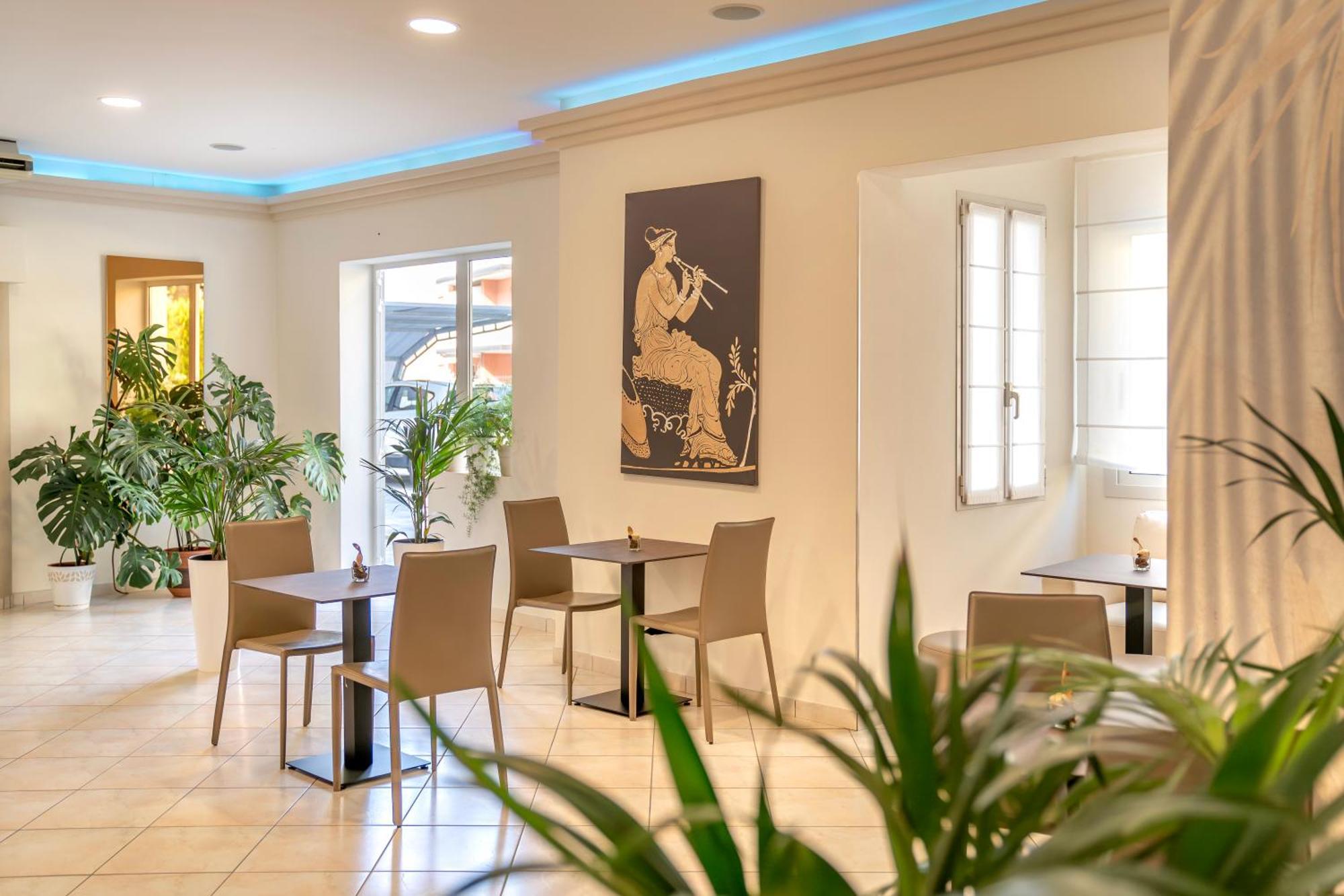 Hotel Atenea Golden Star Каорле Екстер'єр фото